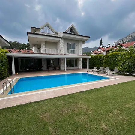 Vila Private Royal Two *