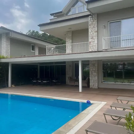 Private Royal Two Vila *