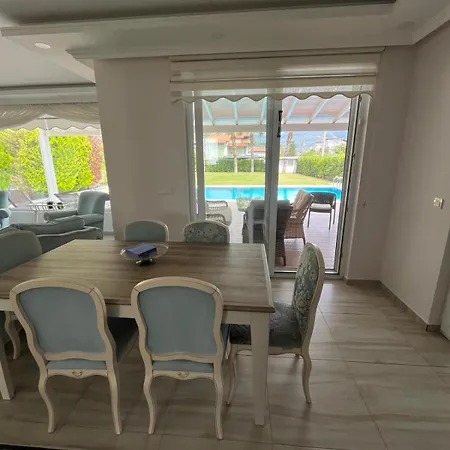 Vila Private Royal Two